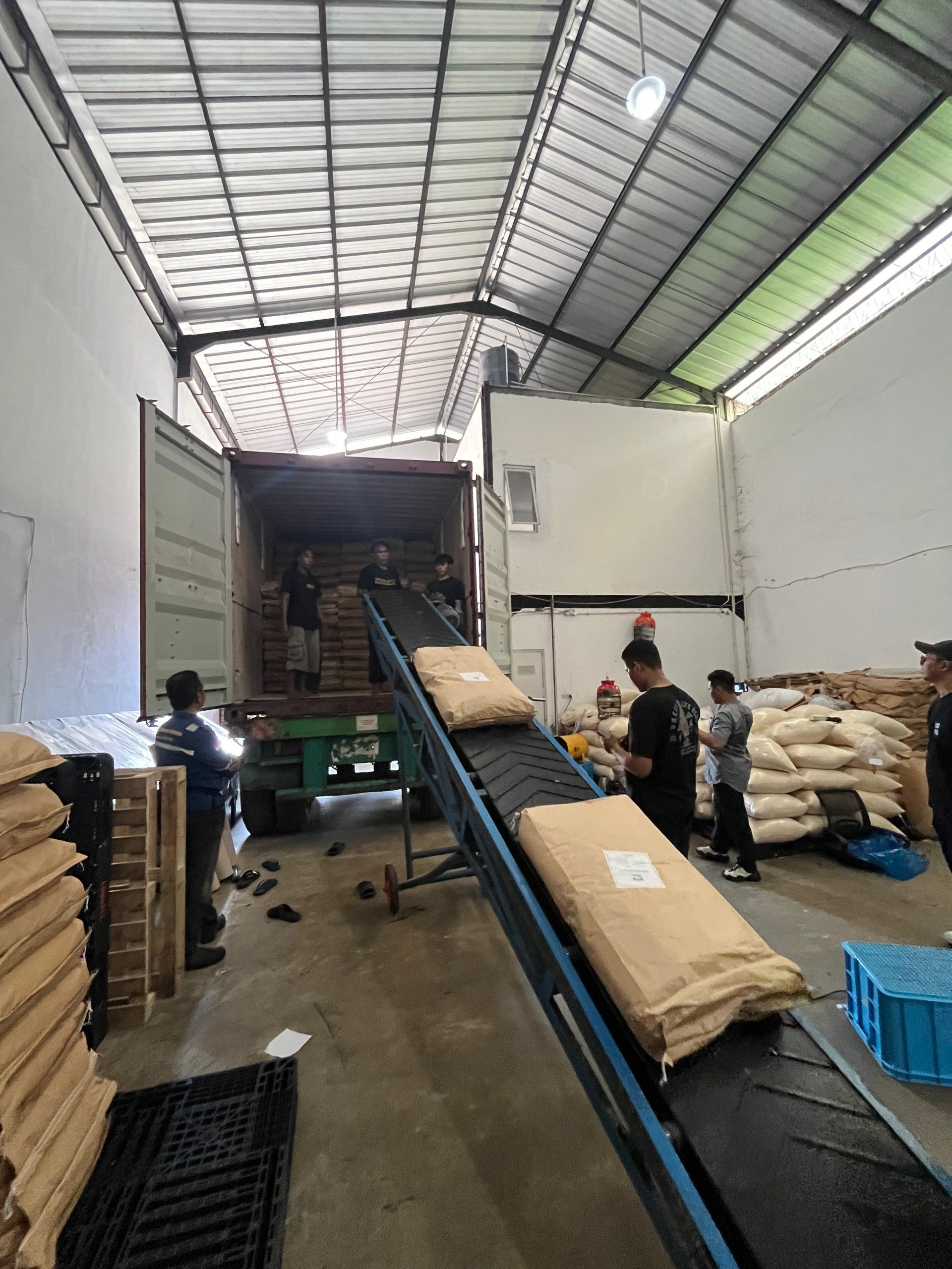 Conveyor loading